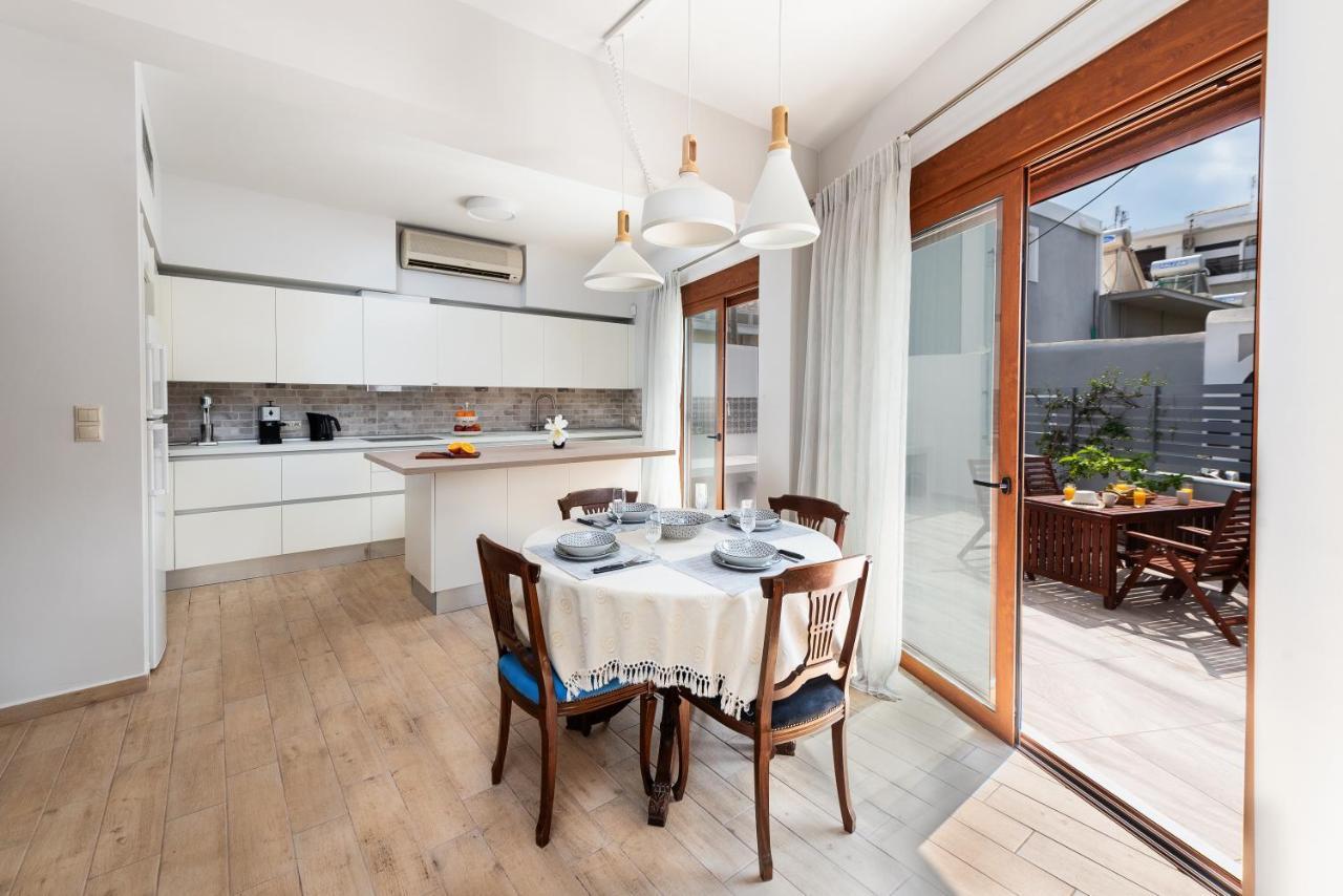 Ritas Modern In-City House Rhodes City エクステリア 写真